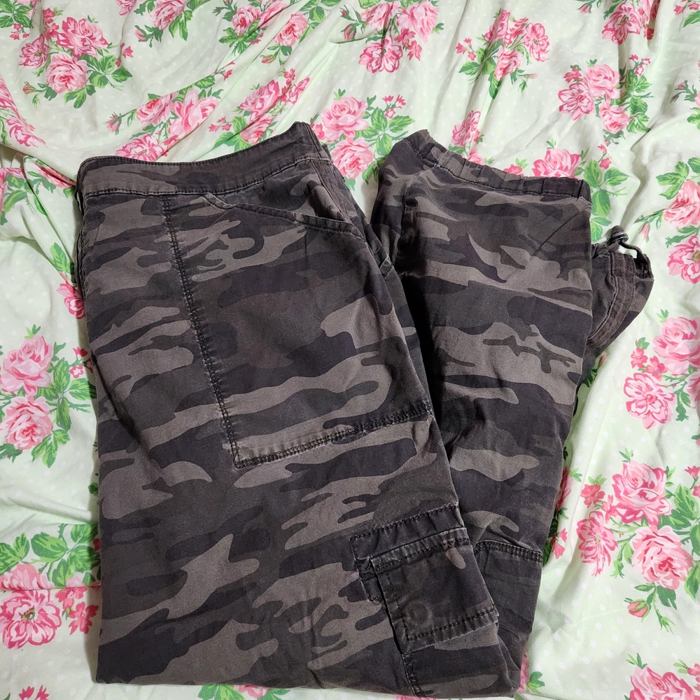 Women's Camouflage Cargo Pants